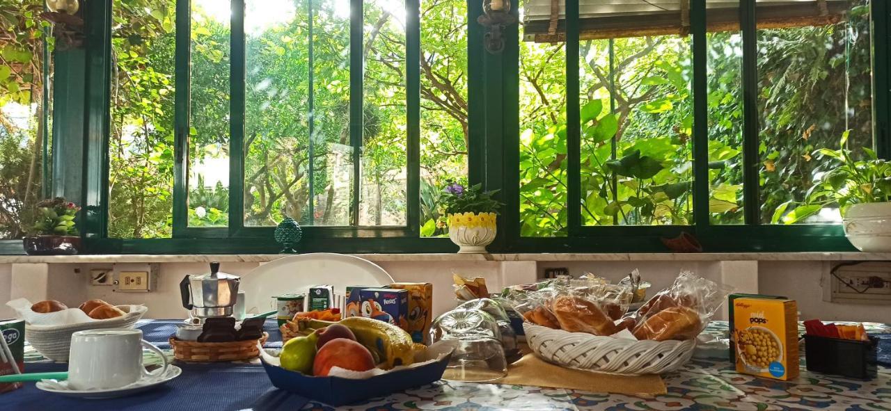 Villa Dei Fiori B&B 卡普里 外观 照片