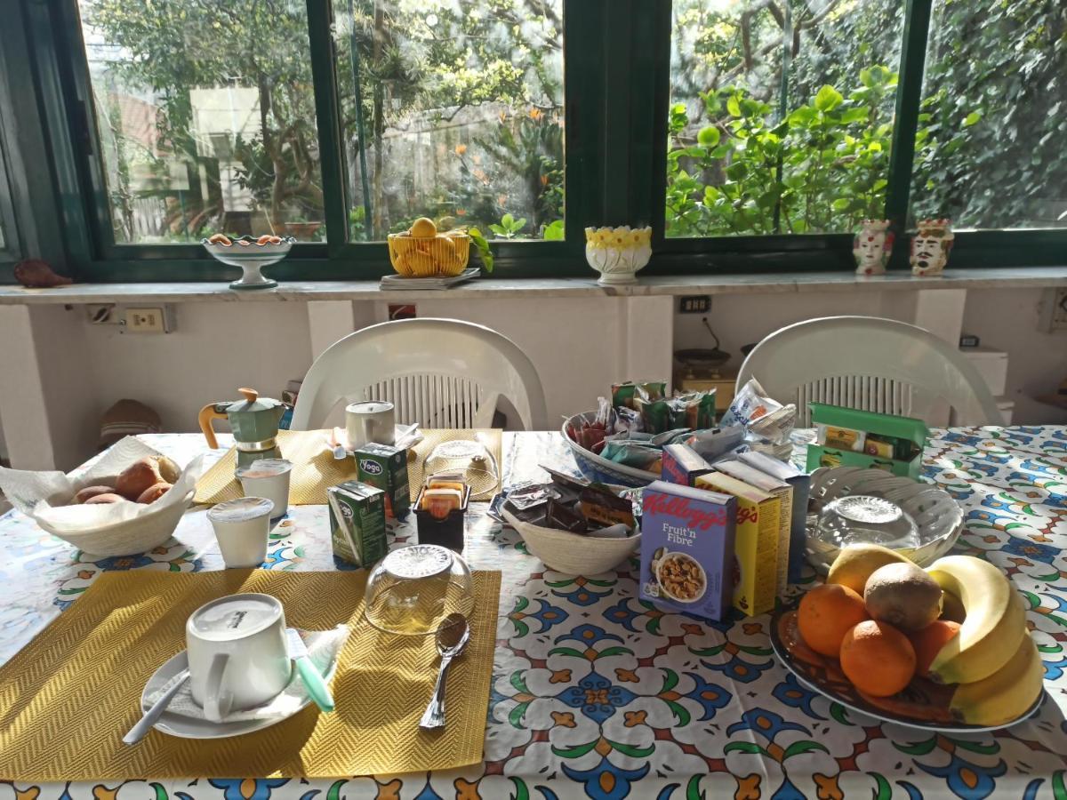 Villa Dei Fiori B&B 卡普里 外观 照片
