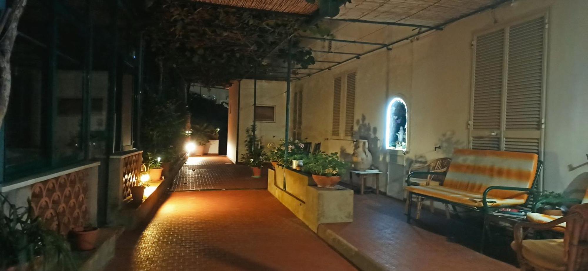 Villa Dei Fiori B&B 卡普里 外观 照片